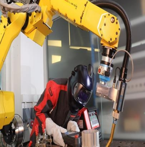 自动焊接机器人与焊接专用设备的区别