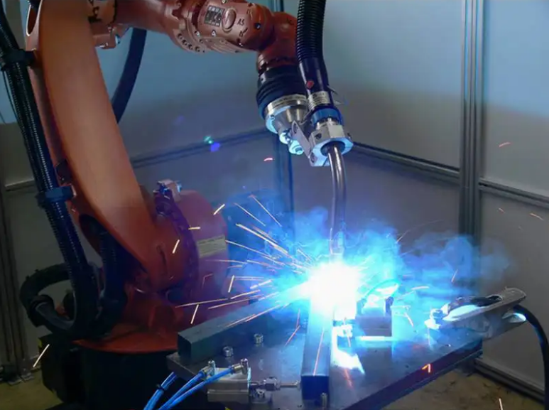 自动焊接机器人的分类和主要应用领域 